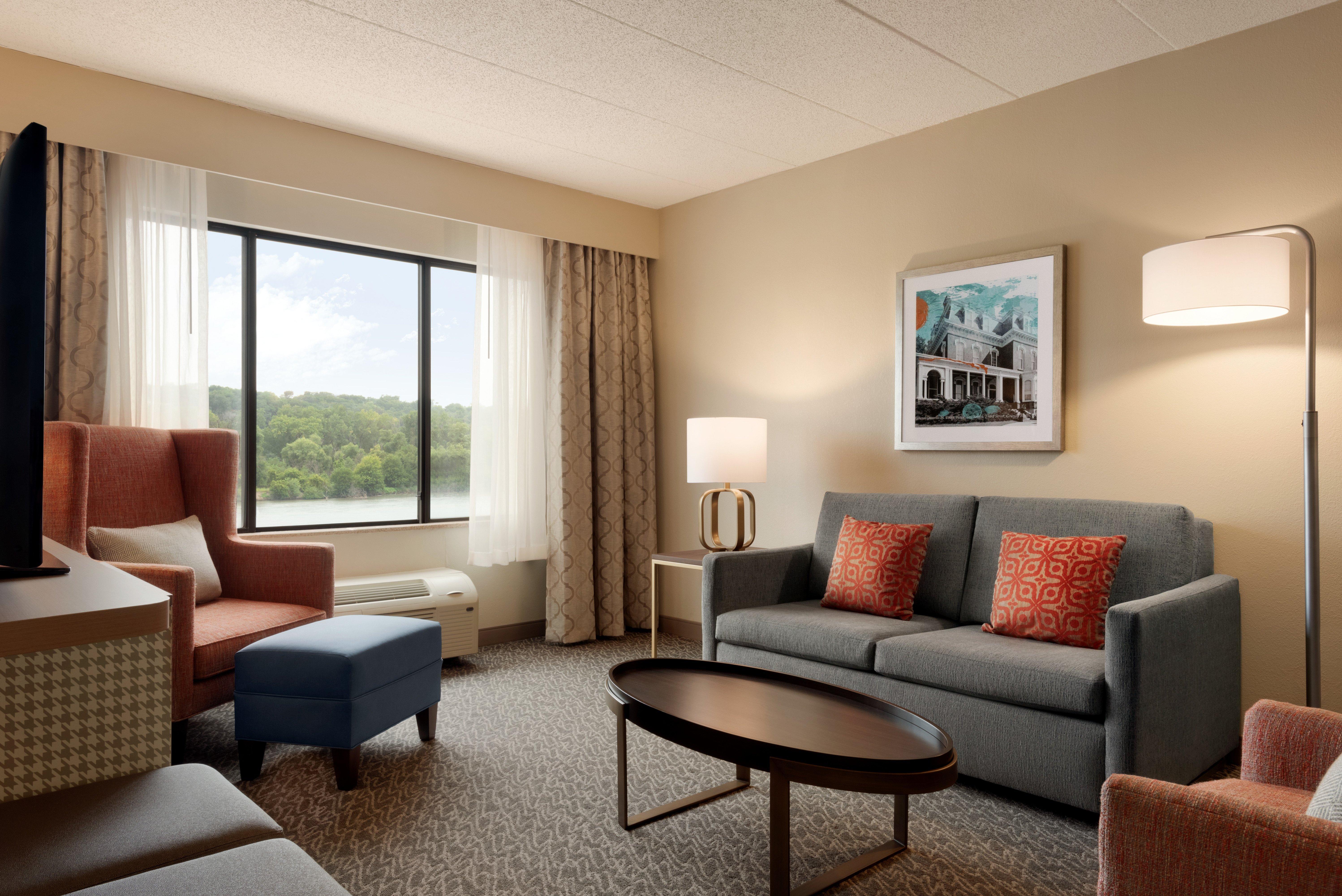 Holiday Inn Hotel & Suites Council Bluffs By Ihg Exterior photo