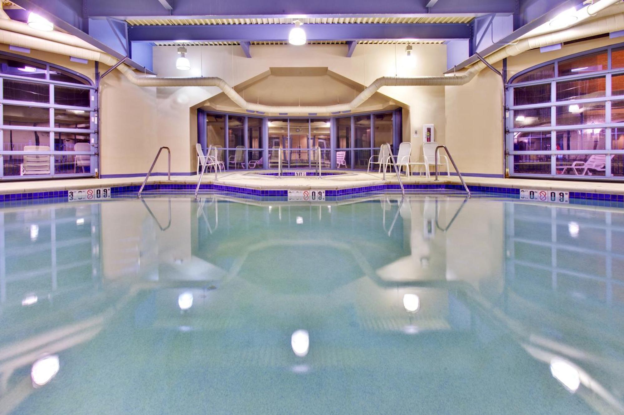 Holiday Inn Hotel & Suites Council Bluffs By Ihg Exterior photo