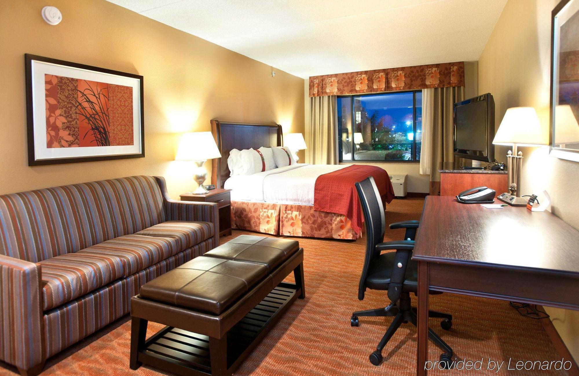 Holiday Inn Hotel & Suites Council Bluffs By Ihg Room photo