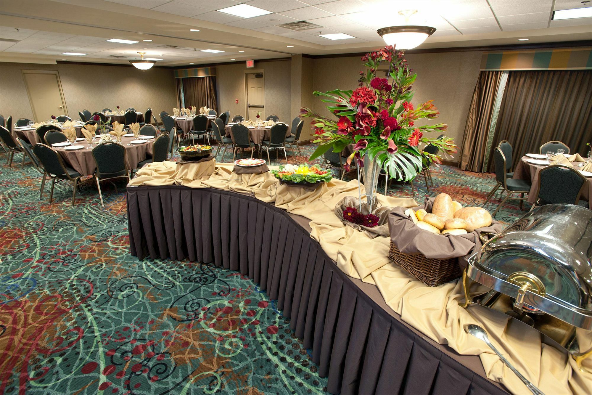 Holiday Inn Hotel & Suites Council Bluffs By Ihg Restaurant photo